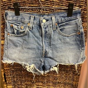 Levi’s 501- Blue Jean Shorts, bottoms frayed,‎ Size:W25, Pre-Owned